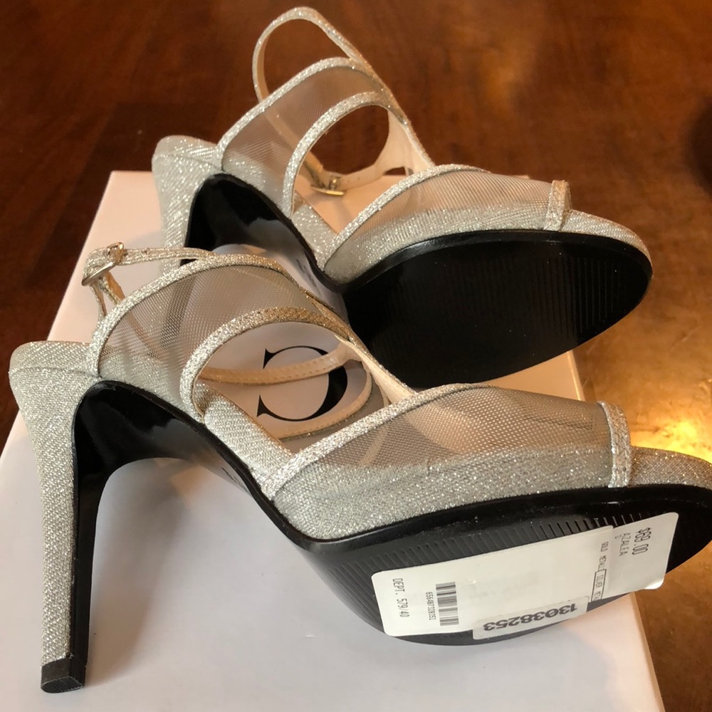Shoes - Picture 3 of 4